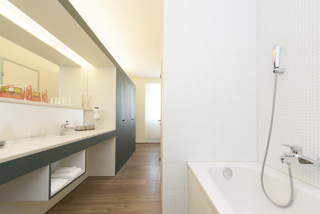 Hotel Engel Stans Habitación foto